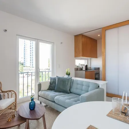 Daire Flh Beato River View With Balcony *